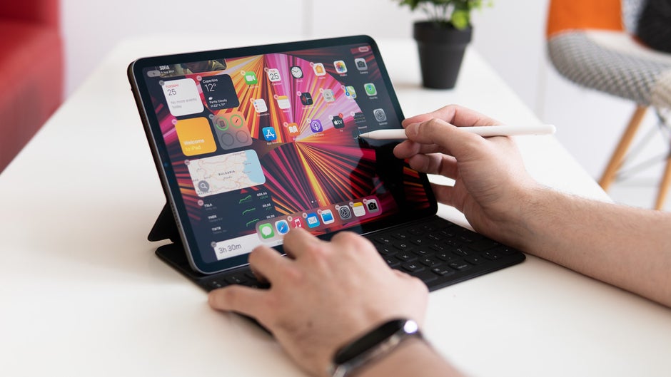 iPad Pro M1: Tablet Terbaik yang Bisa Gantiin MacBook!