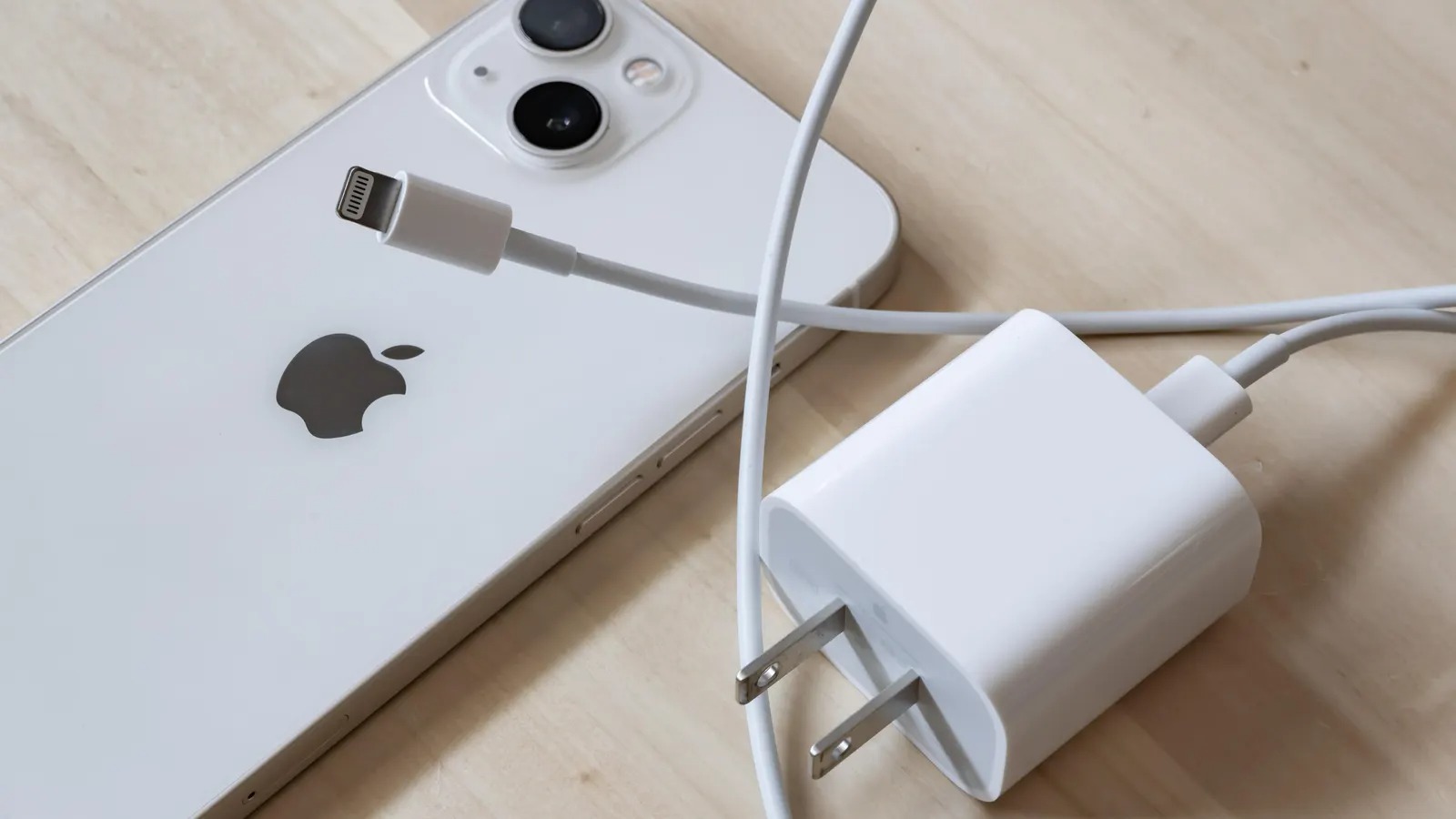 Watt yang cocok untuk charger iPhone anda